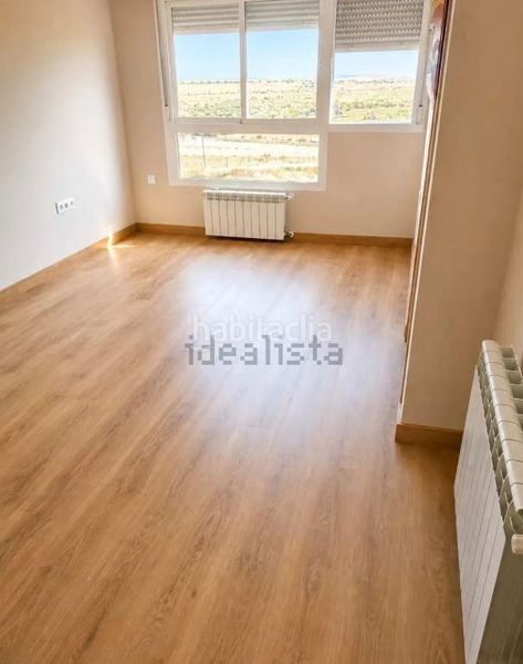 Foto eff5daff-7736-49b5-8eb4-3f3f64cbbc58. Pis amb calefacció aparcament a La Cañada - Aldea Moret Cáceres