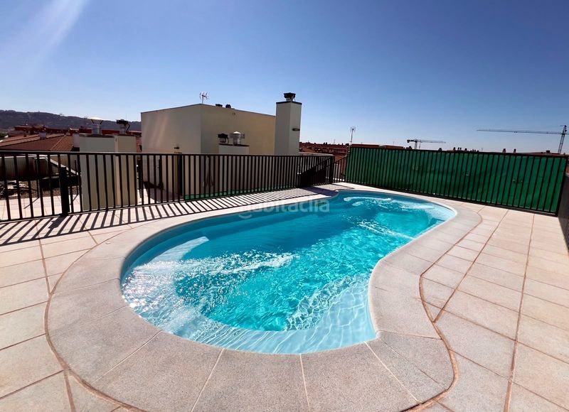 Foto 0aad464b-49a5-4de7-a805-1a9fedac7d82. Pis amb calefacció aparcament piscina a nuevo Cáceres Cáceres