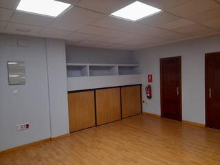 Rent Office space in Centro. Oficina en pleno centro !!