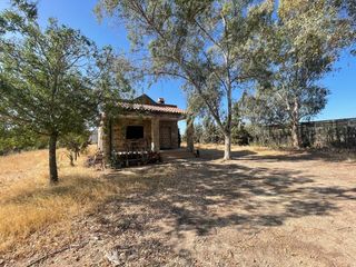 Rent House in Estación Arroyo Malpartida. Alquiler de casa de campo en cáceres