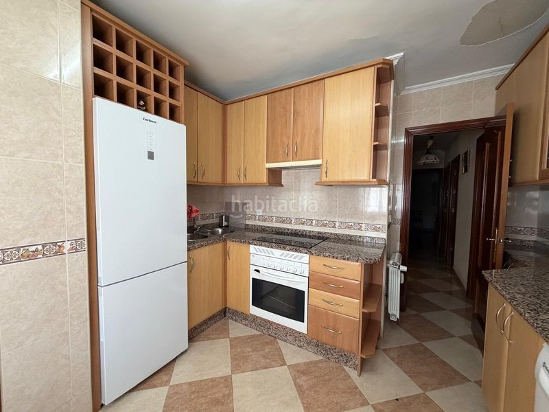 Foto f1cd5cb8-f578-4872-9eaf-94946118df56. Miete etagenwohnung mit heizung in Centro Cáceres