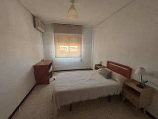 Rent Flat in Casco Antiguo. Habitación estudiante