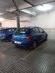 Car parking in Casco Antiguo