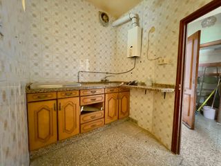 Flat in Casco Antiguo. Gran oportunidad! 4 planta, sin ascensor, con fachada en renovac