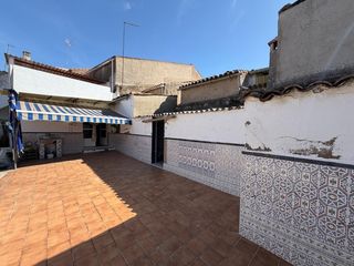 Piano terra in Arroyo de la Luz. Casa de planta baja con patio de 150 metros con apartamento en l