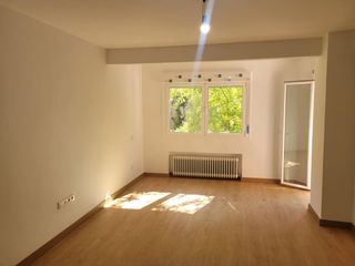 Miete Etagenwohnung in Ruta de la Plata. Pisazo a estrenar sin amueblar!!! en pleno centro