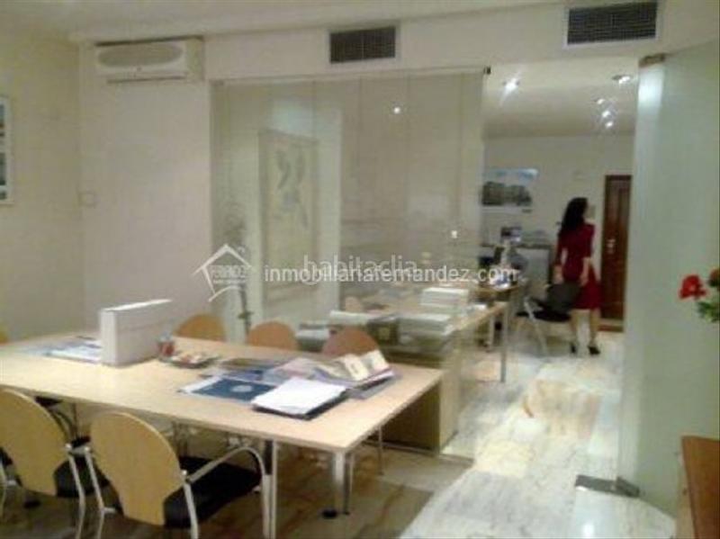 Foto f6fd18d1-3983-4f30-8b4c-835b802db0e1. Miete büro in Centro Cáceres