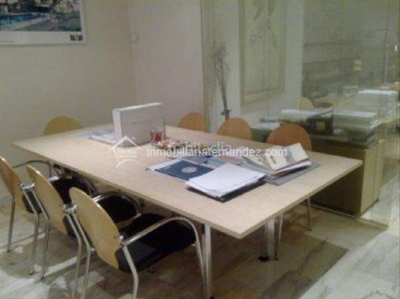 Foto c2343e74-56bc-44c5-83c9-11e94981c218. Rent office space in Centro Cáceres