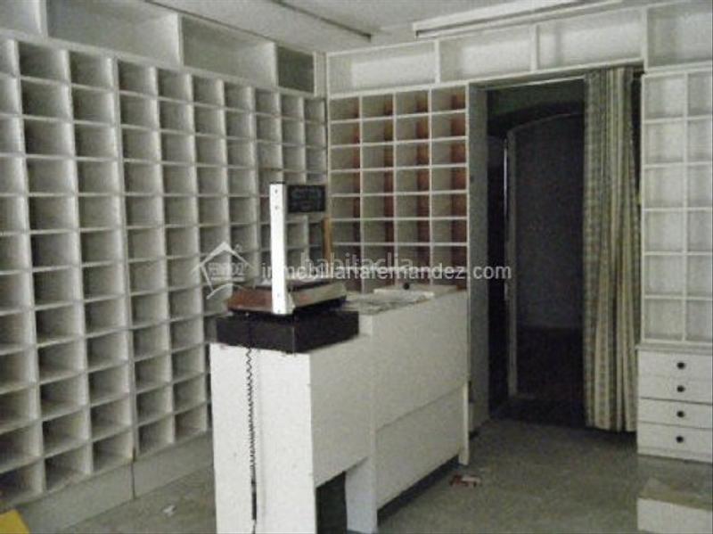 Foto 0bc4cc2c-f722-4fa6-bf73-106ba64f612a. Alquiler local comercial local para reformar en el centro en Cáceres