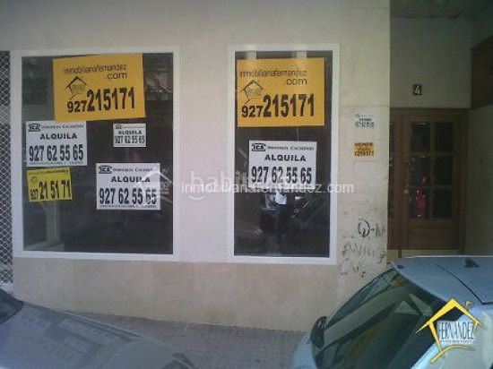 Foto d8aac399-65ef-4183-bdfc-51f2ef28ad00. Lloguer local comercial a Centro Cáceres