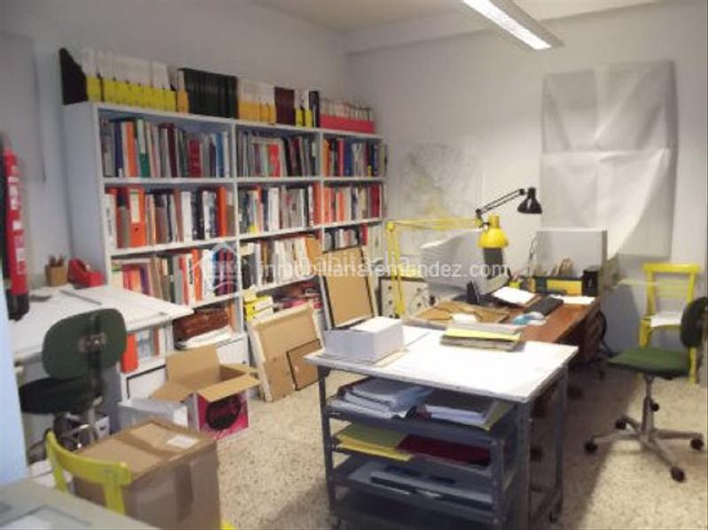 Foto 41abc7aa-e103-4ad8-948a-2650d86e8871. Miete büro in Centro Cáceres