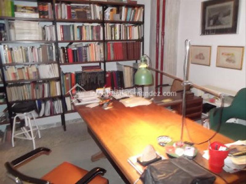 Foto 935f43d6-b860-4376-a128-d1ebfbbb9c59. Miete büro in Centro Cáceres