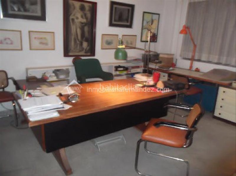 Foto caa23d68-f356-462f-86f1-261deb823a8a. Miete büro in Centro Cáceres