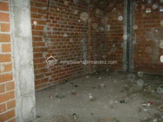 Alquiler Local Comercial en Ruta de la Plata. Se alquila nave en bruto en zona eroski