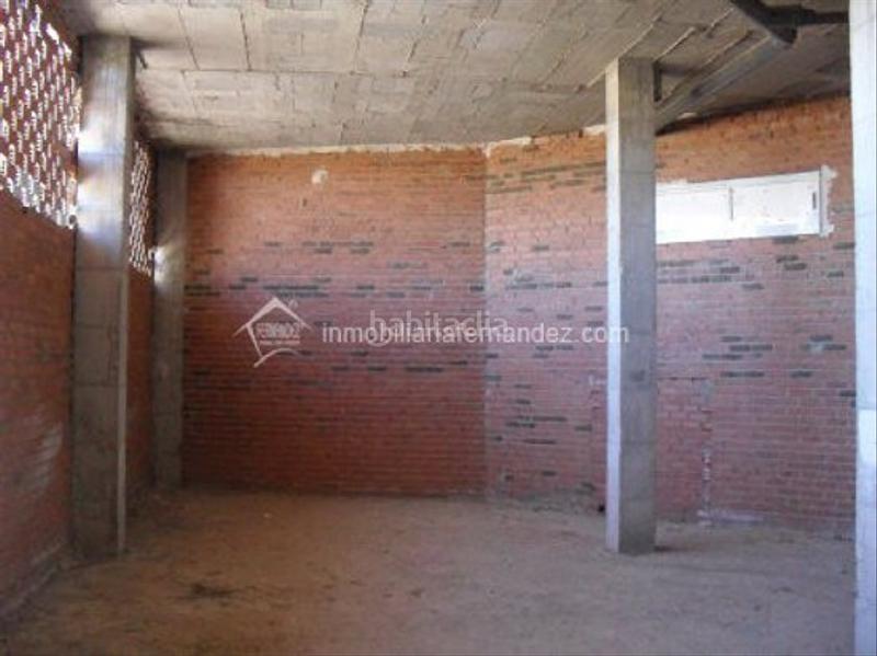 Foto cf32d4f2-83fb-4e78-9982-abe347f50e73. Alquiler local comercial en Montesol - Mejostilla Cáceres