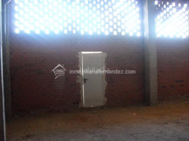 Foto 113350ef-a3b0-48d7-9faa-c3fe02d4621f. Lloguer local comercial a Montesol - Mejostilla Cáceres