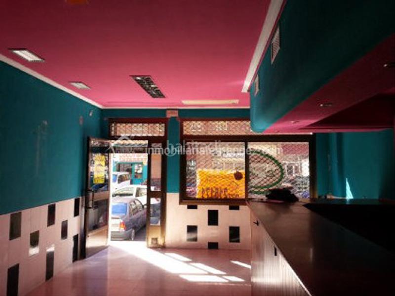 Foto 0ebc21f9-a2a2-4061-8bed-acff103b92bb. Lloguer local comercial a Centro Cáceres