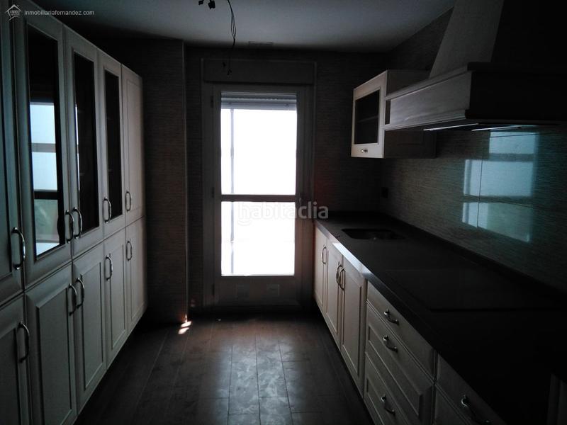 Foto c4e7e0cd-e9fc-4905-94fc-3fcee2e79f43. Apartament amb calefacció aparcament a Centro Cáceres