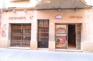 Lloguer Local Comercial  N/a. Gran superfície al centre