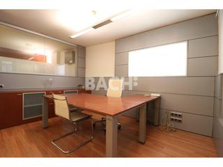 Office space  Manlleu. Oficina en venta
