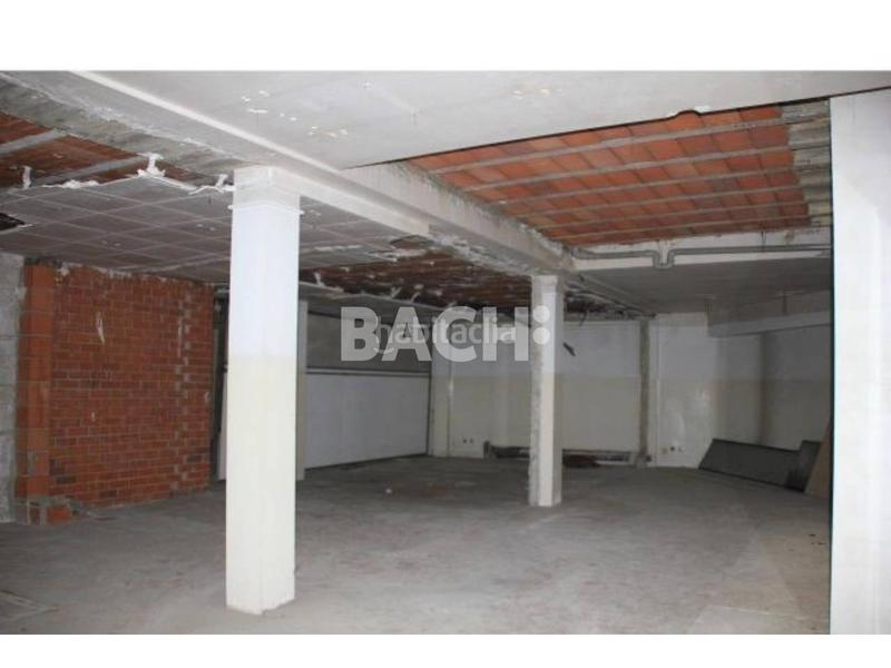 Foto 9a5cb264-039d-4c5e-a2c3-22f635bab8ab. Lloguer local comercial a sant antoni 24 a Centre Vic