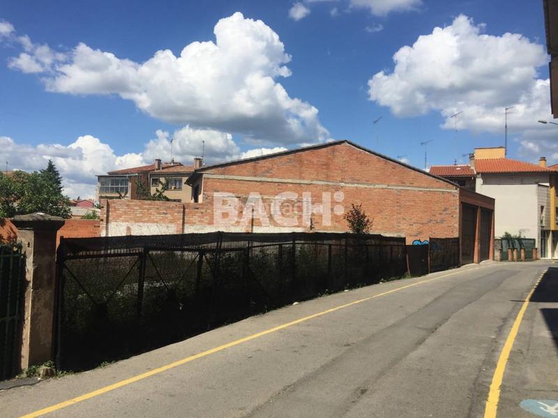 Foto 691ac206-6bf5-41f7-8c73-0e2d3d002c85. Terreno residenziale in roda 24 in Caputxins-Ambulatori Vic