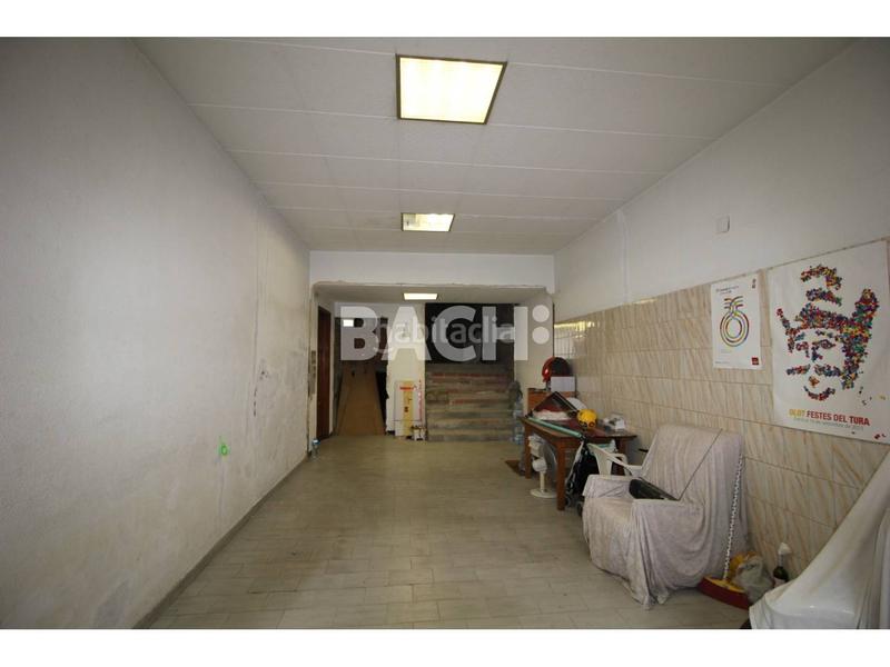Foto e4575fab-2d5e-4ac4-bb2a-671482da6f19. Lloguer local comercial a Centre Vic