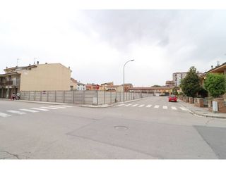 Terreno residencial en Pintor guardia 73. Solar en venta en manlleu