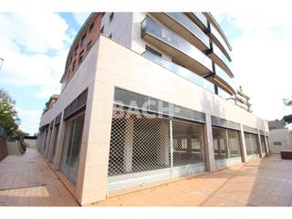 Affitto Locale commerciale  Olimpia. Local comercial en alquiler zona el nadal