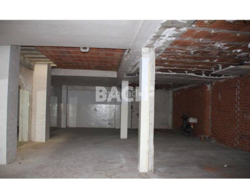 Foto 25ee6662-edce-46ed-9f81-8d15c6d28619. Local comercial a sant antoni 24 a Centre Vic