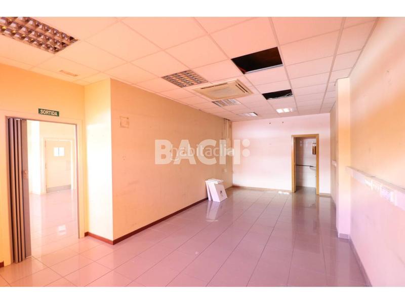 Foto 4be1c180-7dc4-4b46-ae97-859a87cecfd6. Lloguer local comercial a Centre Vic