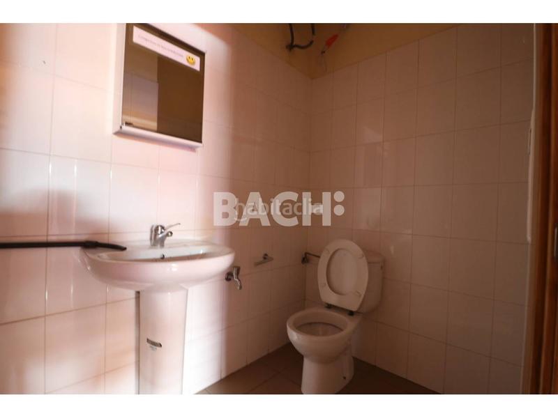 Foto 95cd8844-363d-416b-bace-cac4a5c7bf20. Lloguer local comercial a Centre Vic