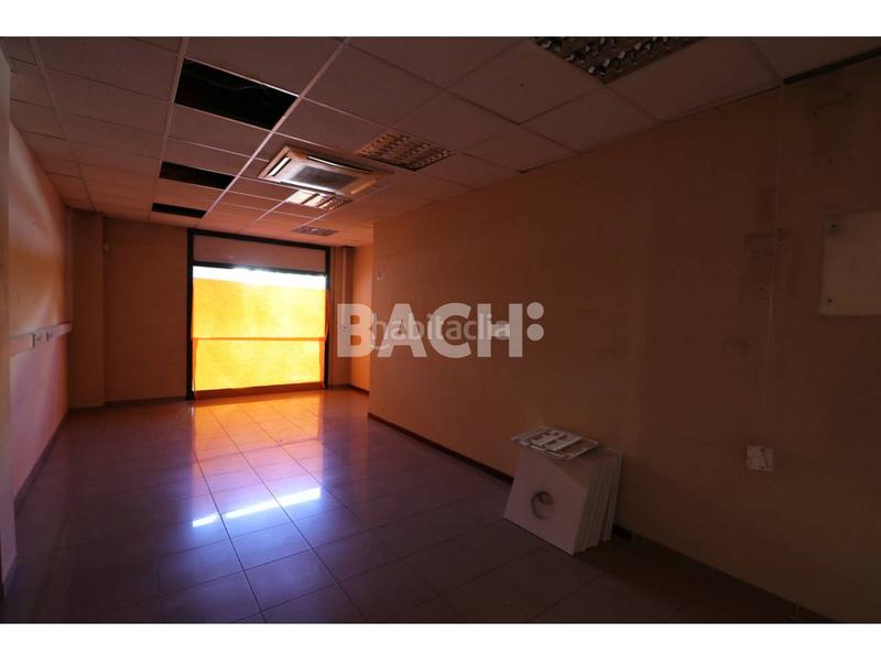 Foto e968c40c-7eda-4e1d-9608-8d3c13a28359. Lloguer local comercial a Centre Vic
