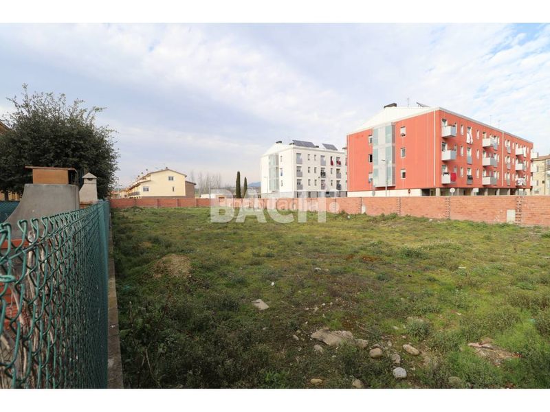 Foto 095b1bae-6494-4ef6-ba0e-e106e7c7d582. Finca rústica a calle vilamonta 51 a Manlleu