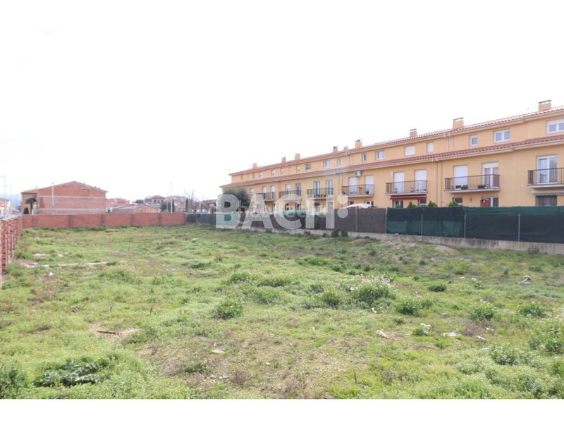 Foto b93af157-79a8-4db1-bdce-e692f0ccb0f0. Finca rústica a calle vilamonta 51 a Manlleu