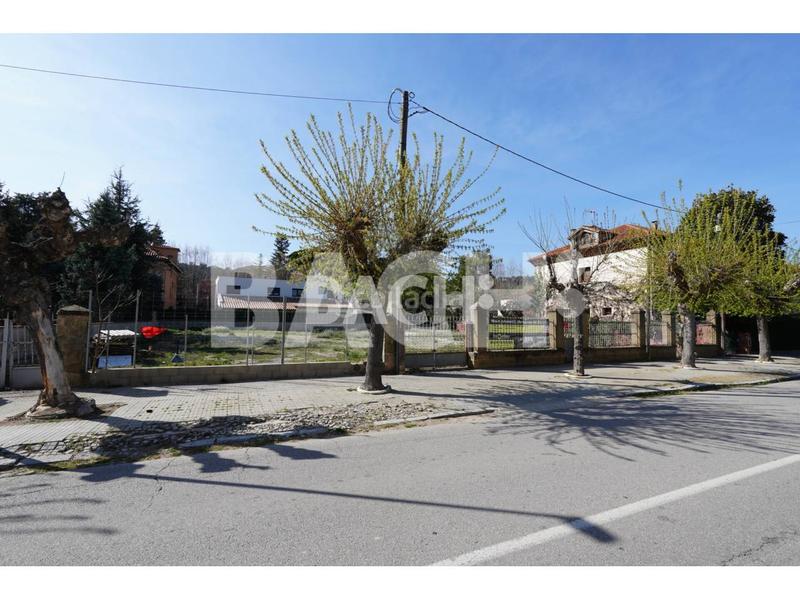 Foto f6e12651-3375-47a3-a62d-efbee0639f73. Finca rústica a calle dr bayès 65 a Tona