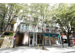 Rent Office space in Jacint verdaguer 16. Equipada, con mucha luz natural