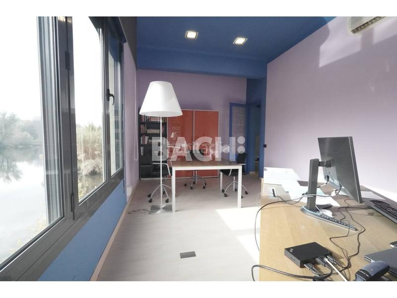 Foto 5445c70c-8161-4164-bd0a-47b04a647595. Alquiler oficina  en traspaso en Manlleu