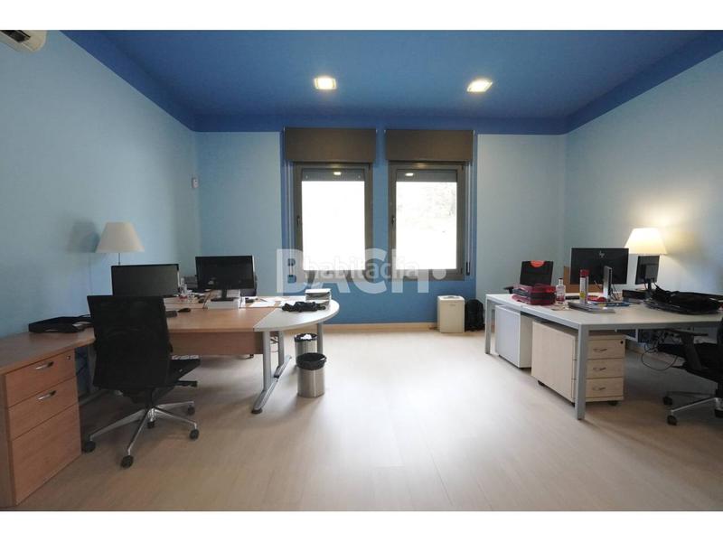 Foto f56441e9-b2a1-4dab-b2b8-4df0893aa9ba. Alquiler oficina  en traspaso en Manlleu