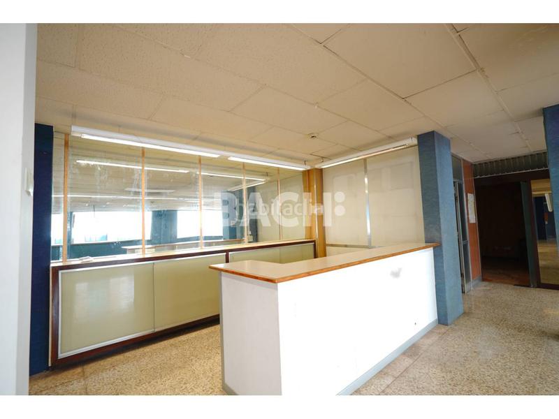 Foto 91f65851-3717-476a-b676-2c7460199276. Alquiler local comercial en doctor junyent 9 gran superfície en Vic