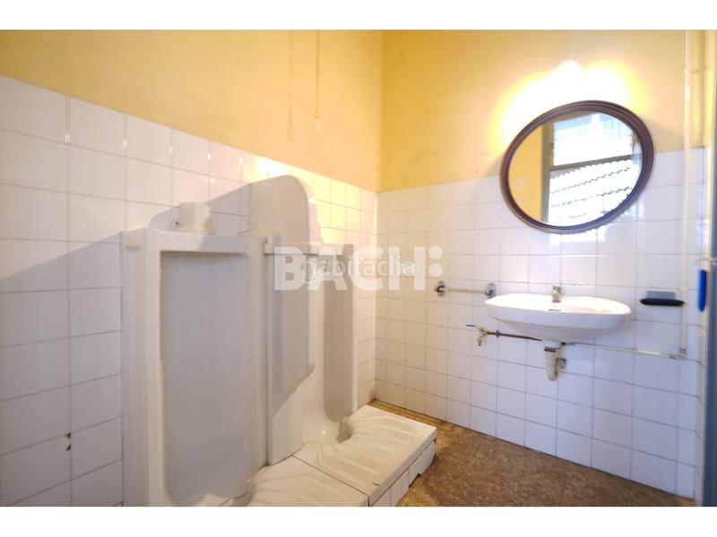 Foto 229e708e-8293-4cda-a6aa-afdacf6c3e09. Lloguer local comercial a doctor junyent 9 a Centre Vic