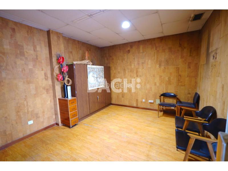 Foto daf0b097-76ee-4f7b-baba-a2d622444ab7. Lloguer local comercial a doctor junyent 9 a Centre Vic