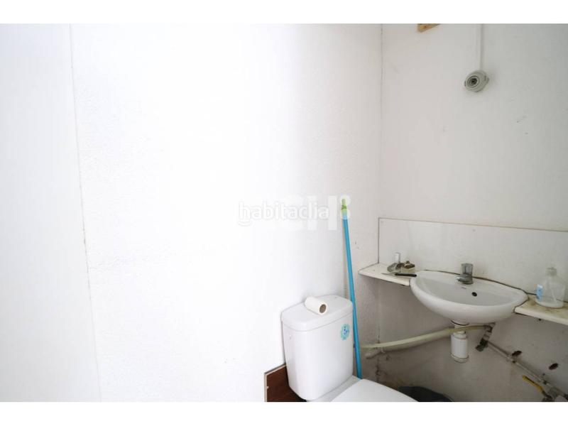 Foto e60a0c13-ef4c-41dd-a683-75280efb4084. Location local commercial dans canonge collell 4 dans Vic