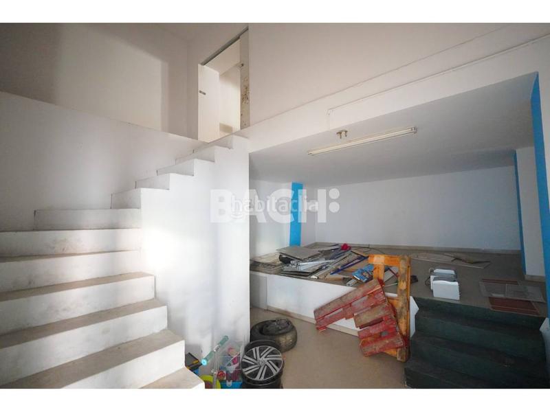 Foto 0116cc8c-79c2-4fed-a689-bfa2734f6348. Location local commercial dans Caputxins-Ambulatori Vic