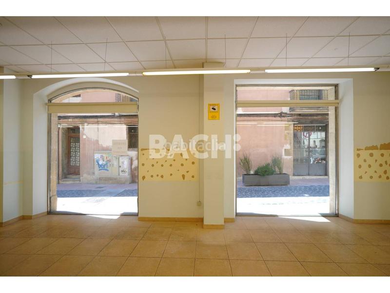 Foto 67fa93f8-6e1f-4255-9b9b-23af79d7cc47. Location local commercial dans Nord Vic