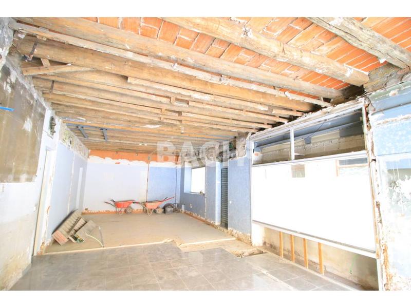 Foto 1c9269b1-dd90-4ba2-940a-9165da8fd16e. Lloguer local comercial a passeig 29 a Centre Vic