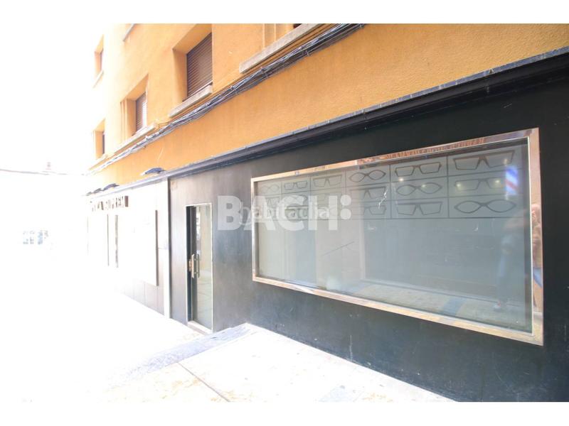 Foto bb3b4220-0b71-466a-b28b-c85b27a9f745. Lloguer local comercial a passeig 29 a Centre Vic