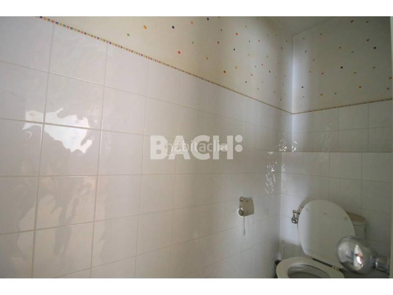 Foto dc06786e-0c14-4f91-83c8-d95771c822c4. Lloguer local comercial a passeig 29 a Centre Vic