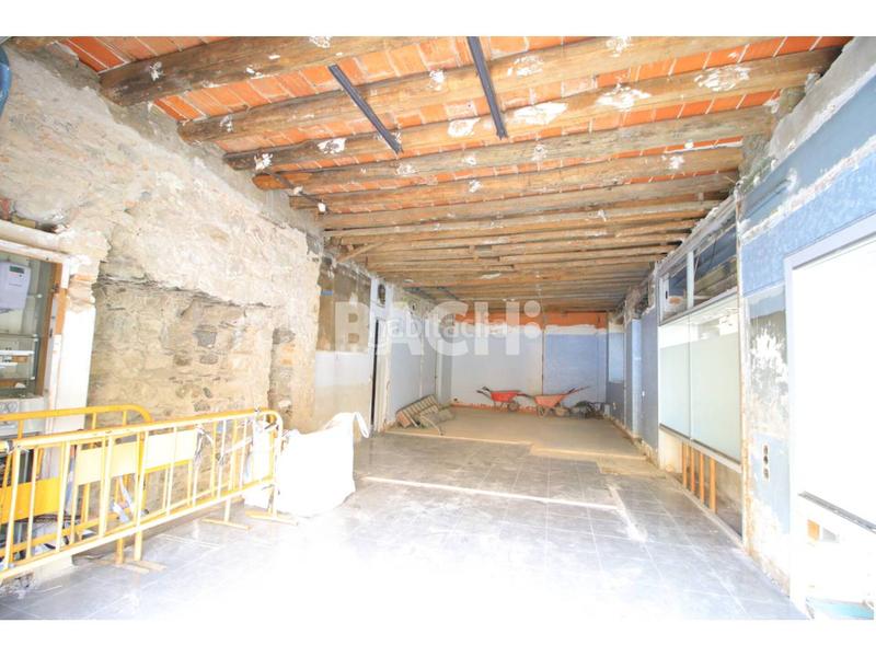 Foto f673a358-c10d-4451-b040-52458bbfa1b4. Location local commercial dans passeig 29 dans Centre Vic