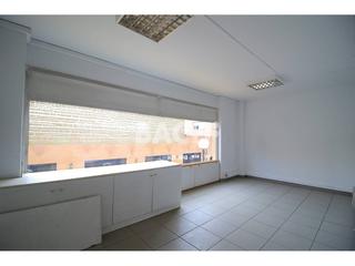 Location Bureau à Nord. Local de 55 m en alquiler en el centro de vic